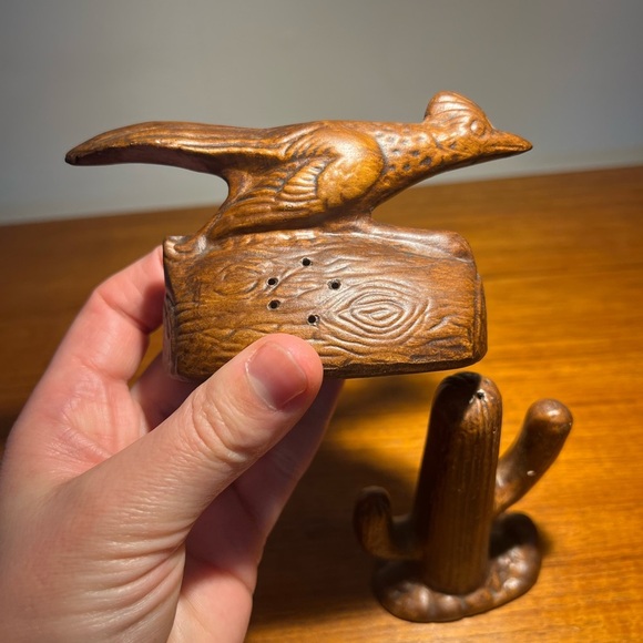 Vintage Treasure Craft ARIZONA Road Runner and Cactus Salt & Pepper Set - Picture 7 of 12